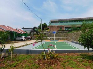 Sarana Olahraga Fasilitas Lapangan Basket dan badminton Perumahan Subsidi bogor Pesona Prima Cikahuripan 6