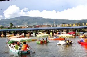 floating market lembang bandung