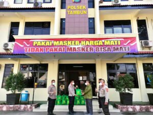 pembagian sembako dampak covid Polsek Tambun Selatan Kabupaten Bekasi Kreasi Prima Nusantara KPN