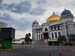 Masjid Agung Trans studio