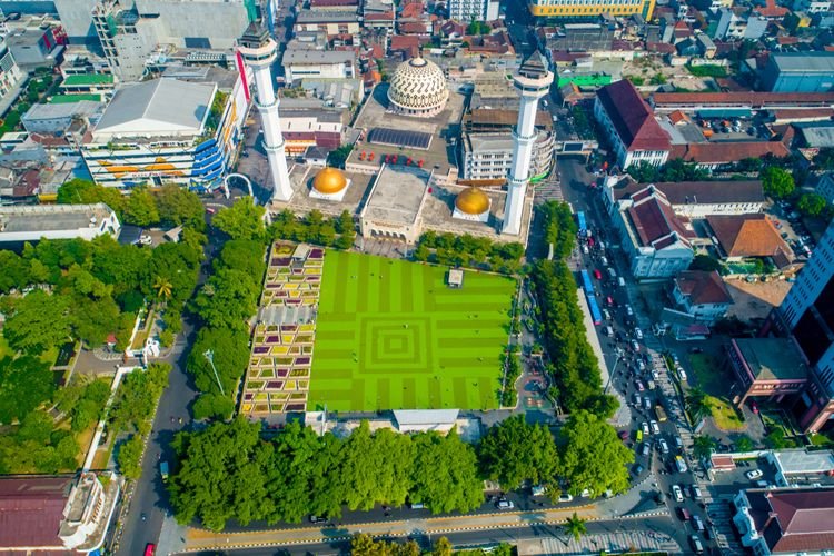 Masjid Raya Bandung alun alun kota bandung