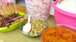 acara makan bersama dengan tukang gulai sapi dan sate kambing