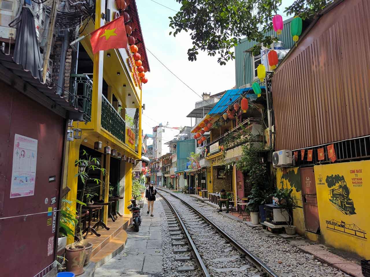 Murah di Depan, Mahal di Belakang